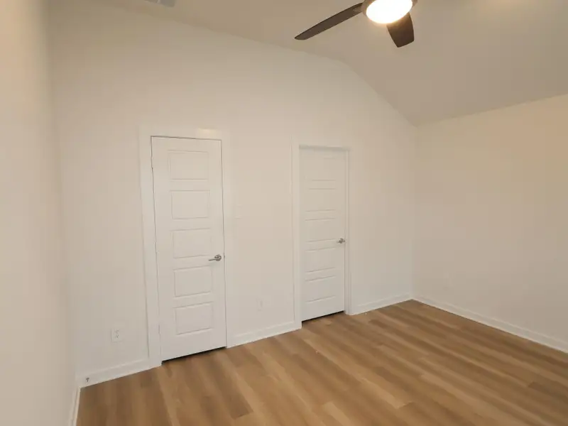 Spacious, unfurnished interior of a new home in Moran Ranch, Willis (Image 5).