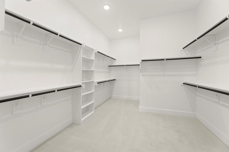21. 5005 Whisper - Closet