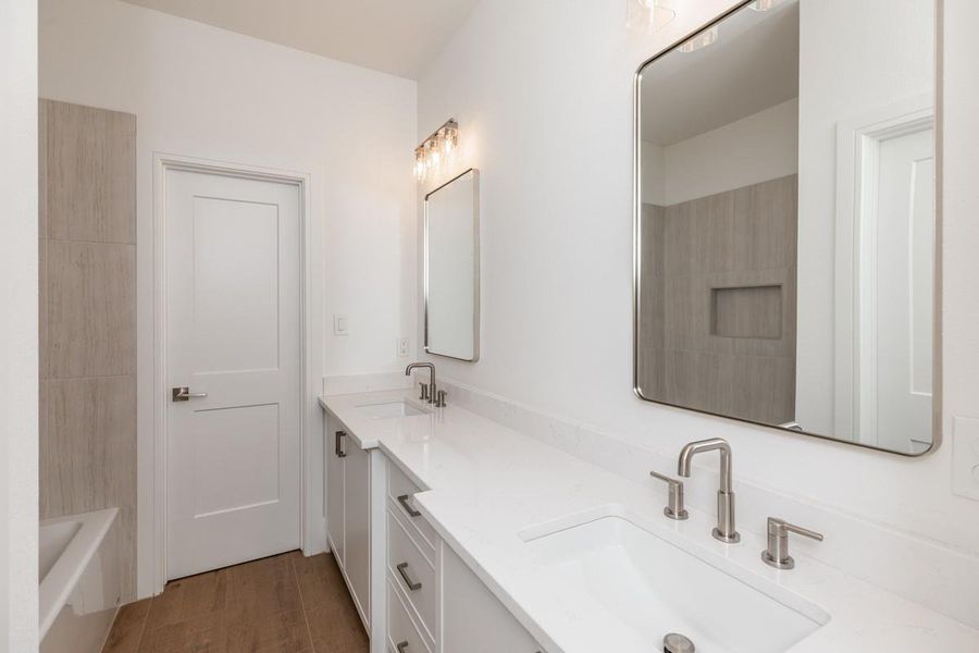 Furnished interior view inside a new home in , Beaumont (Image 19).