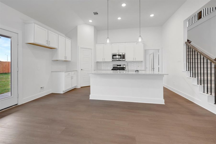 Spacious, unfurnished interior of a new home in Sorella, Tomball (Image 38).