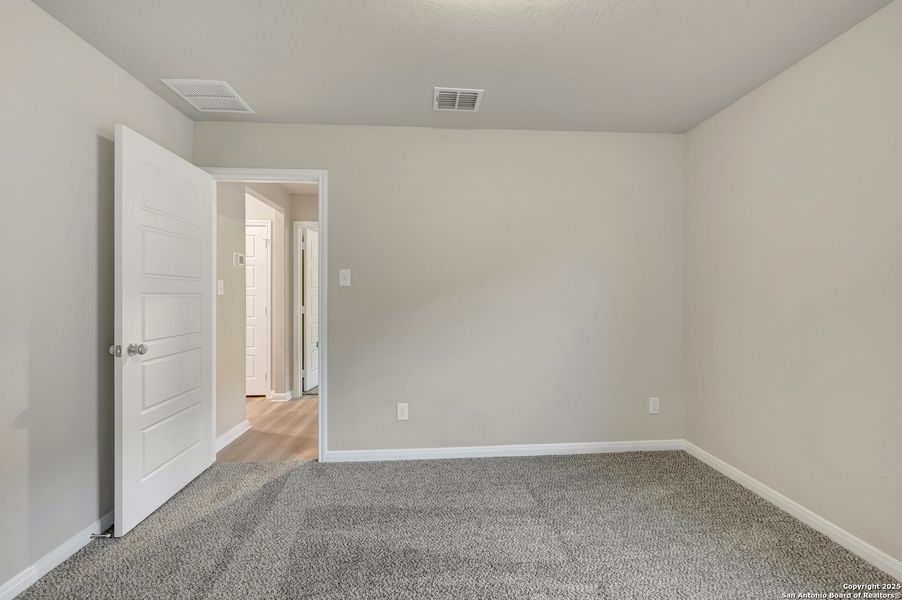 Spacious, unfurnished interior of a new home in Park Place, New Braunfels (Image 34).
