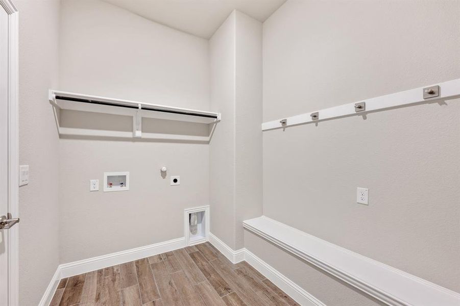 Spacious, unfurnished interior of a new home in Sonoma Verde, McLendon-Chisholm (Image 19).