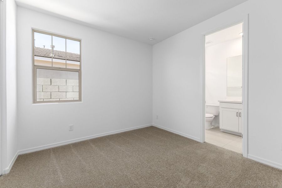 Spacious, unfurnished interior of a new home in Las Ventanas, Goodyear (Image 13).