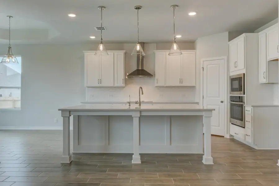 Representative furnished interior of a home built from the Guadalupe by Ashton Woods in Saddlebrook Ranch, Schertz (Image 7).