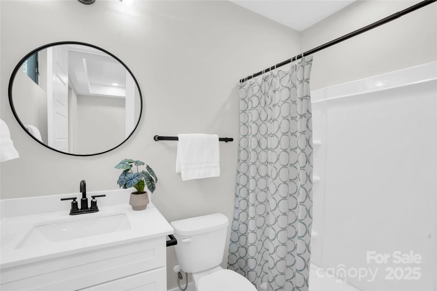 Upstairs Bathroom (Staged) Upstairs Bathroom (Staged)