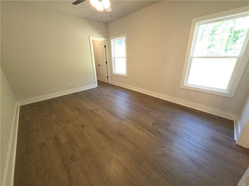 Spacious, unfurnished interior of a new home in , Dallas (Image 9).
