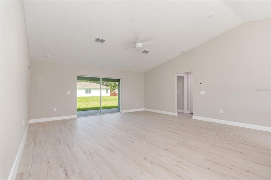 Spacious, unfurnished interior of a new home in , Palm Bay (Image 24).