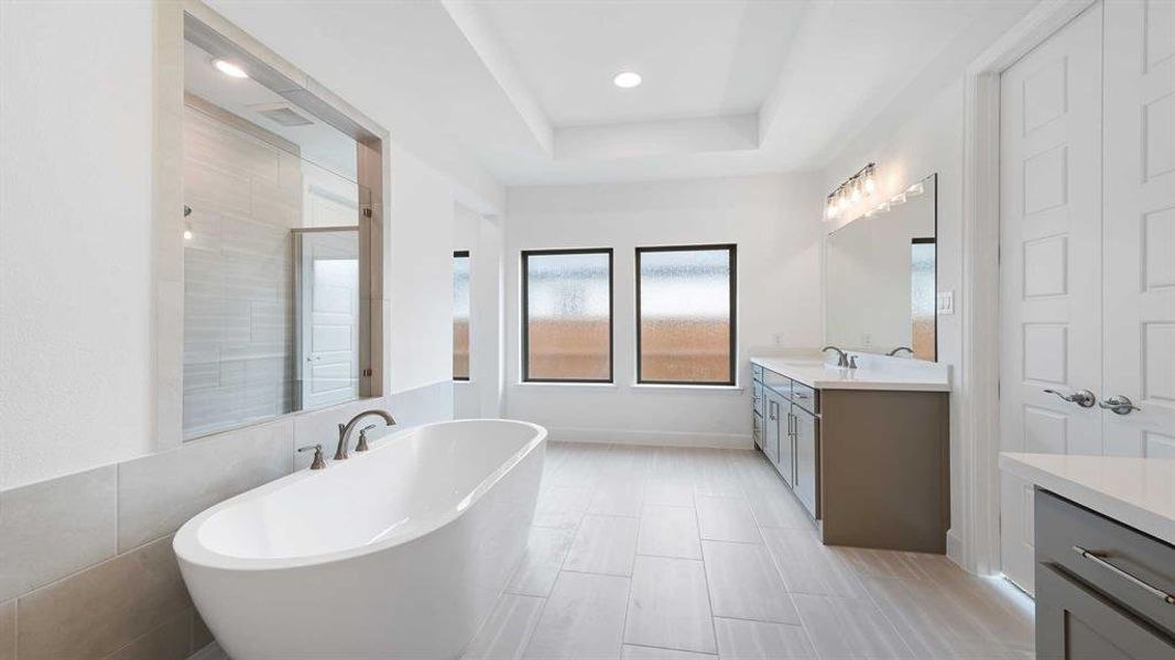 Furnished interior view inside a new home in Myrtle Creek 71', Waxahachie (Image 6).