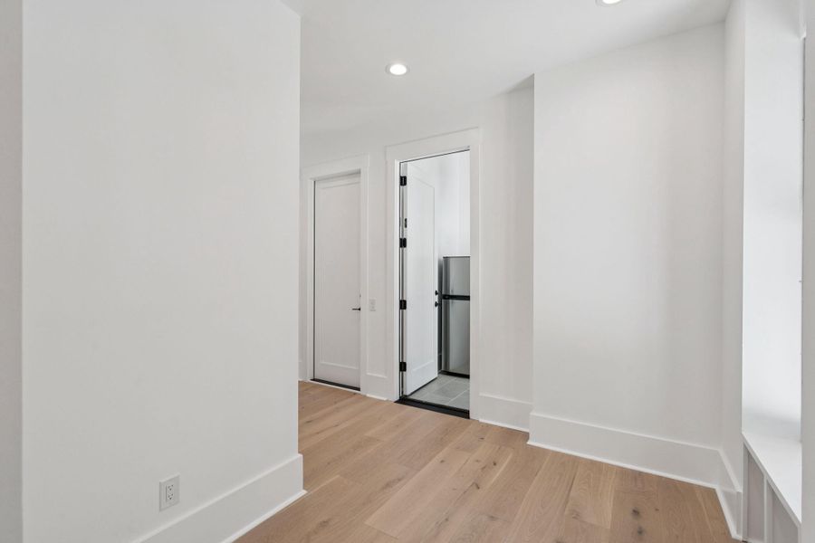 Spacious, unfurnished interior of a new home in , Ravenel (Image 58).