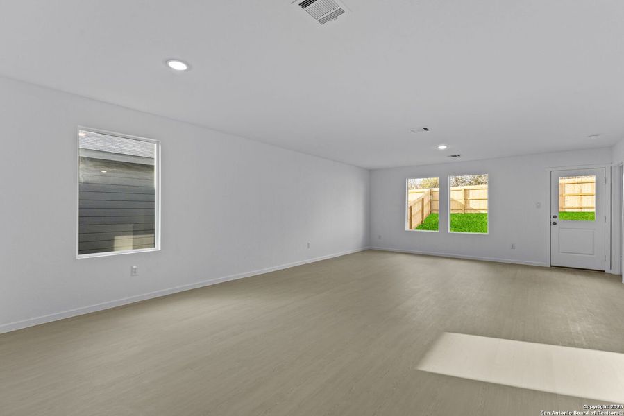 Spacious, unfurnished interior of a new home in Steelwood Trails: Watermill Collection, New Braunfels (Image 19).