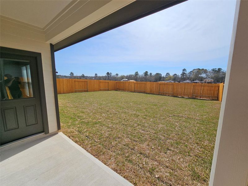 Exterior details and patio area of a home in Lexington Heights, Willis (Image 3).