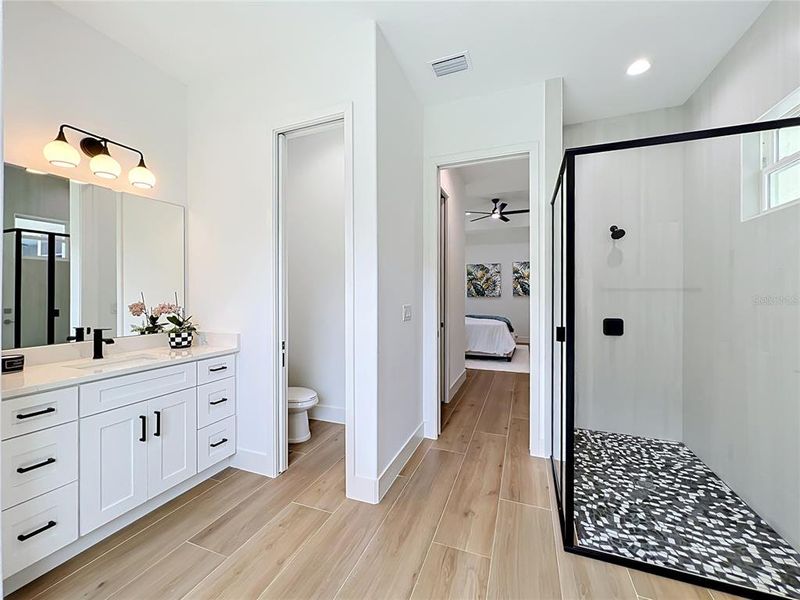 Furnished interior view inside a new home in , Orlando (Image 47).