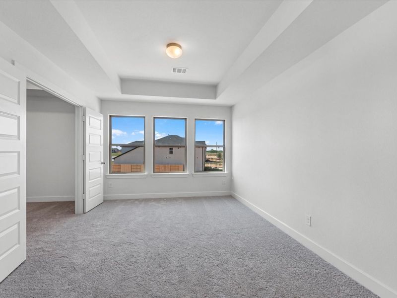 Spacious, unfurnished interior of a new home in Grange - 55', Katy (Image 23).