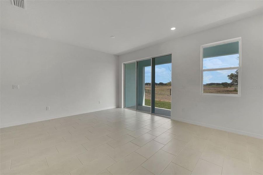 Spacious, unfurnished interior of a new home in Shores at Mirada, San Antonio (Image 28).
