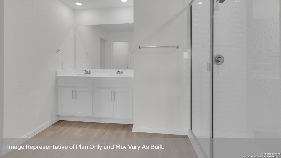 Spacious, unfurnished interior of a new home in Trace, San Marcos (Image 12).