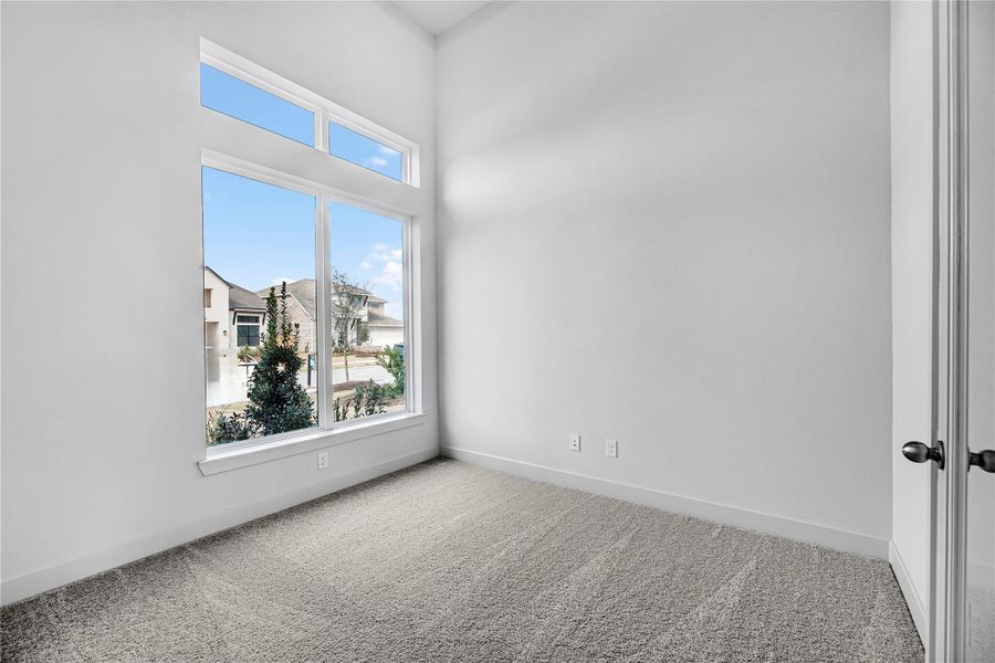 Representative image. Features, selections and colors may vary.