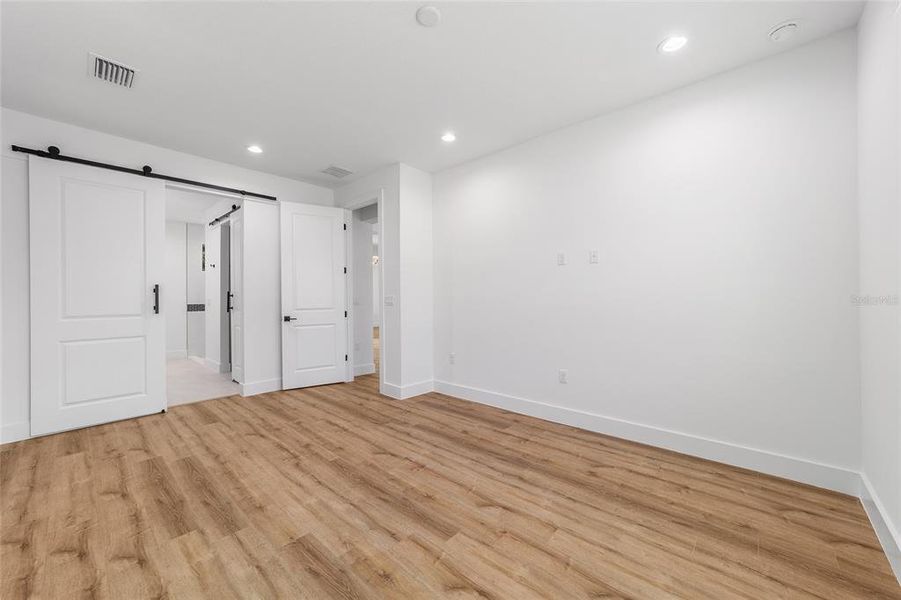 Spacious, unfurnished interior of a new home in , Ocala (Image 42).