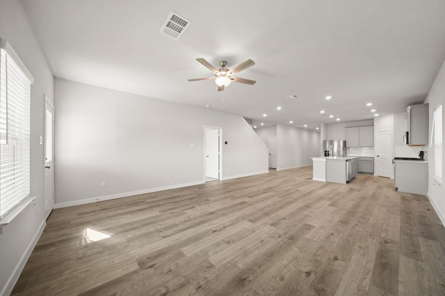 Spacious, unfurnished interior of a new home in Russell Ranch, Bay City (Image 20). Spacious, unfurnished interior of a new home in Russell Ranch, Bay City (Image 20).