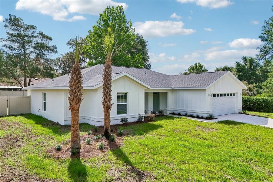 Front exterior of a new home in , Dunnellon, FL, highlighting curb appeal (Image 25).