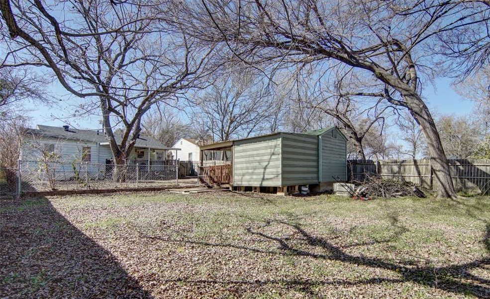 Front exterior of a new home in , Weatherford, TX, highlighting curb appeal (Image 18).