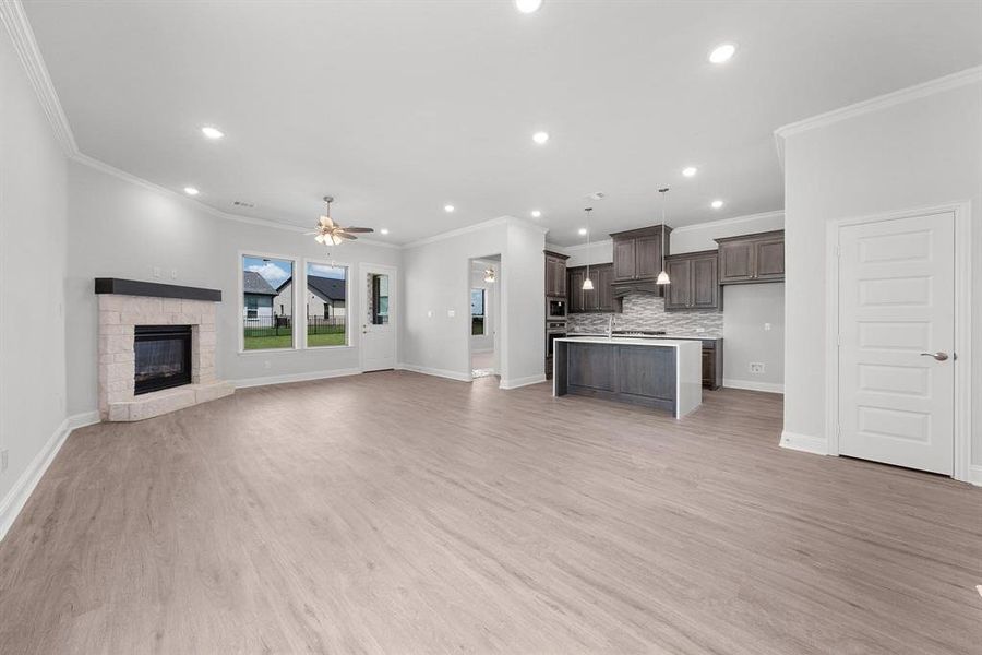 Spacious, unfurnished interior of a new home in Heath Golf and Yacht, Heath (Image 19).