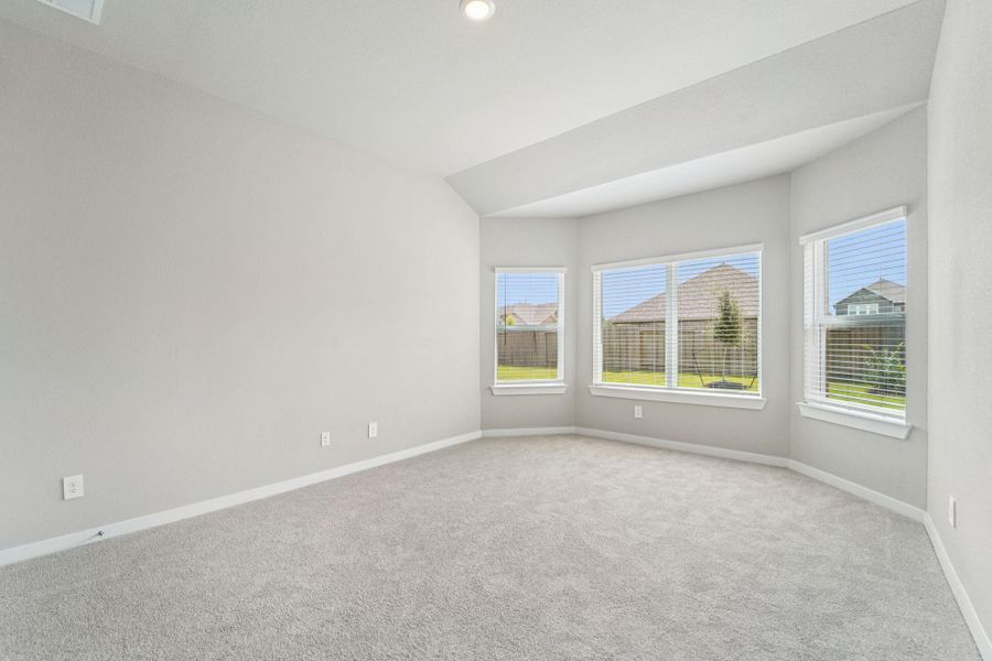 Spacious, unfurnished interior of a new home in Southwinds, Baytown (Image 21). Spacious, unfurnished interior of a new home in Southwinds, Baytown (Image 21).