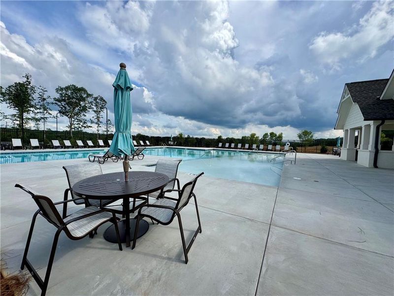 Community amenities in Eastlyn Crossing, Flowery Branch (Image 31).