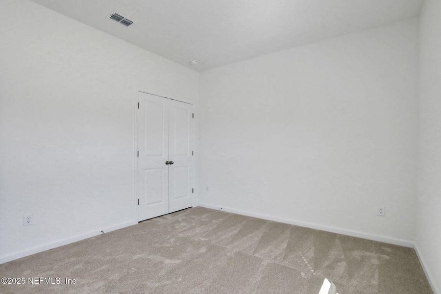Spacious, unfurnished interior of a new home in , Green Cove Springs (Image 18).