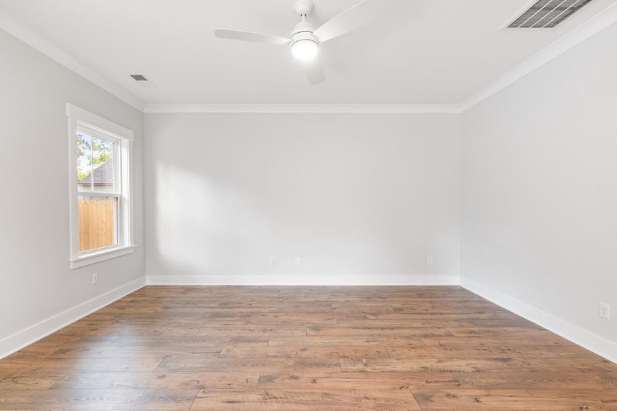 Spacious, unfurnished interior of a new home in , Charleston (Image 58).