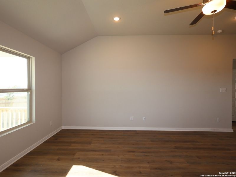 Spacious, unfurnished interior of a new home in Paloma Park, Converse (Image 16). Spacious, unfurnished interior of a new home in Paloma Park, Converse (Image 16).
