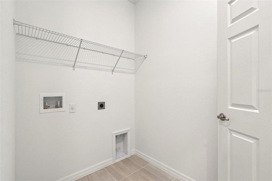 Spacious, unfurnished interior of a new home in Brack Ranch, St. Cloud (Image 29).