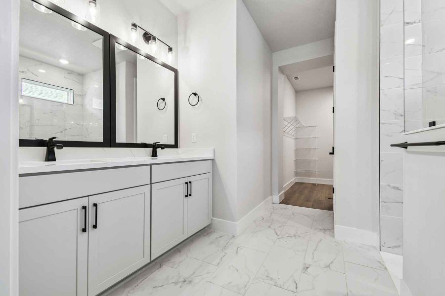 The Malone - Owner's Bath