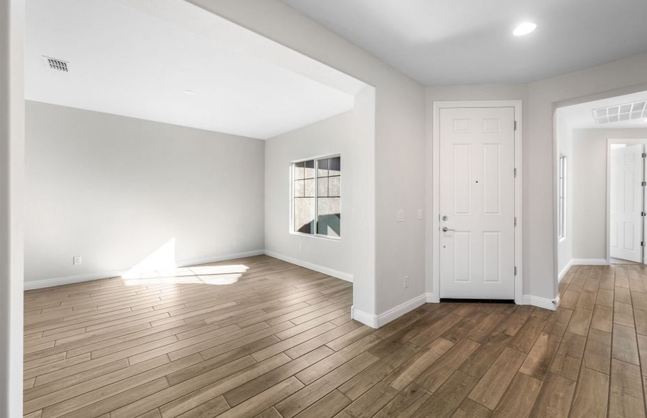 Spacious, unfurnished interior of a new home in Parkside at Anthem at Merrill Ranch, Florence (Image 16).