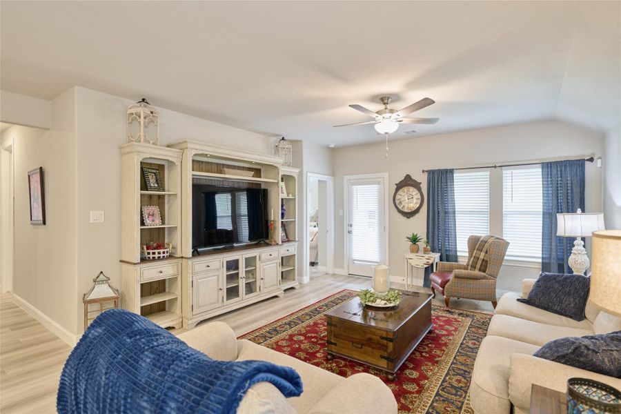 Furnished interior view inside a new home in Montgomery Oaks - Estate, Conroe (Image 5). Furnished interior view inside a new home in Montgomery Oaks - Estate, Conroe (Image 5).