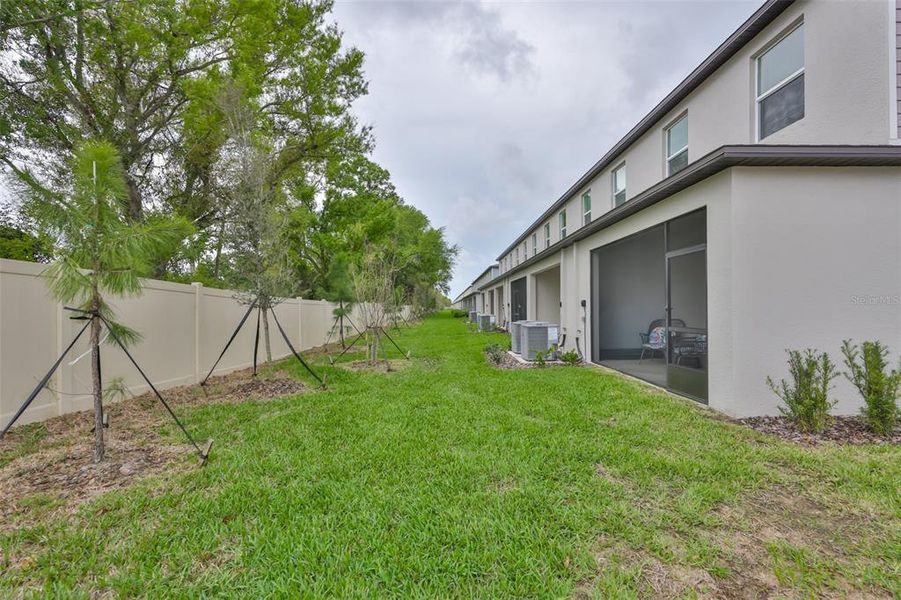 Exterior details and patio area of a home in , Ruskin (Image 23).