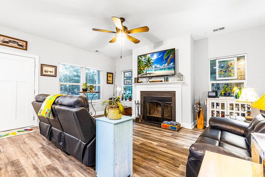 Image 25 of a home in .