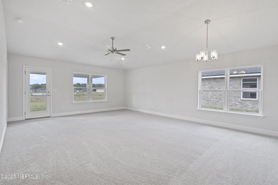 Spacious, unfurnished interior of a new home in , Green Cove Springs (Image 10).