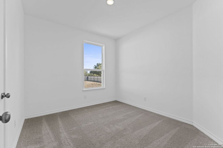 Spacious, unfurnished interior of a new home in Meadows at Clear Springs, New Braunfels (Image 16).