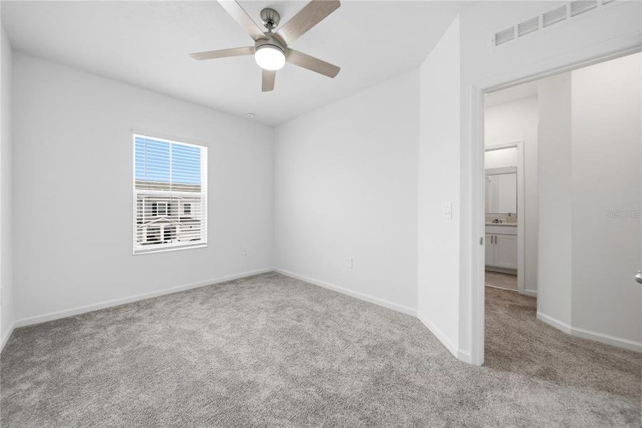 Spacious, unfurnished interior of a new home in , Davenport (Image 23).