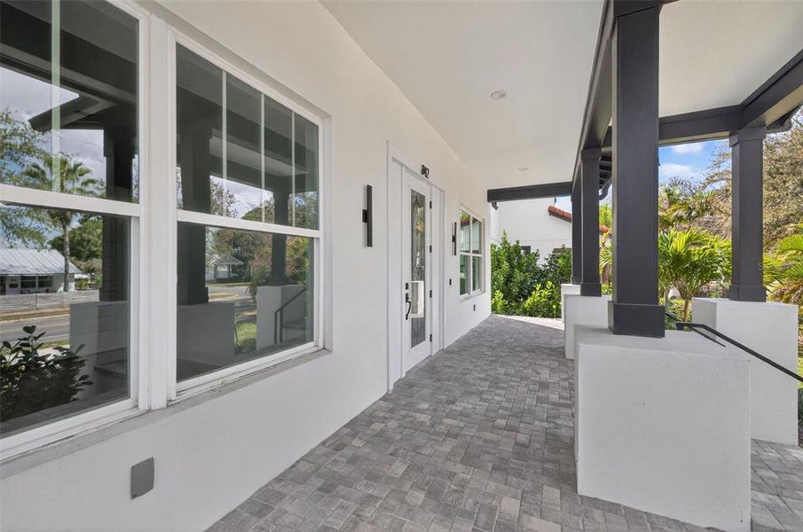 Exterior details and patio area of a home in , St. Petersburg (Image 3).