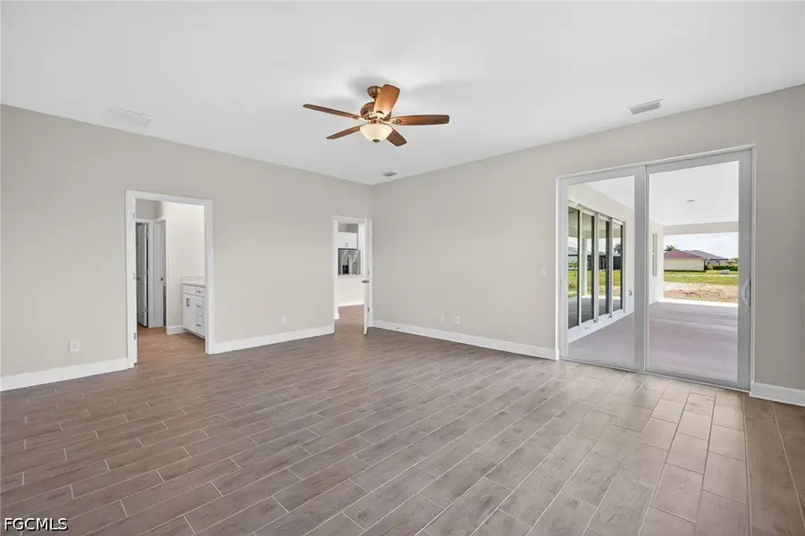 Spacious, unfurnished interior of a new home in Cape Coral, Cape Coral (Image 17). Spacious, unfurnished interior of a new home in Cape Coral, Cape Coral (Image 17).