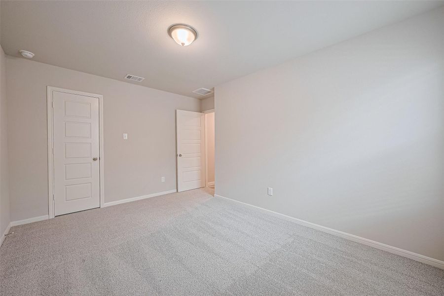 Spacious, unfurnished interior of a new home in Sunterra, Katy (Image 12). Spacious, unfurnished interior of a new home in Sunterra, Katy (Image 12).