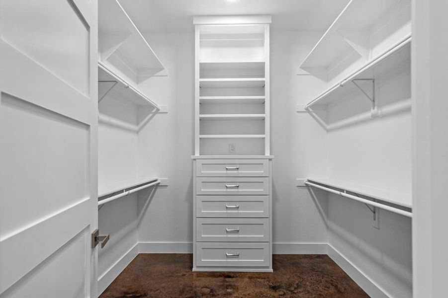 Spacious, unfurnished interior of a new home in , Sadler (Image 24).