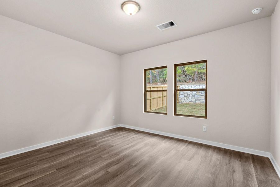 Spacious, unfurnished interior of a new home in Westridge Cove 40', Conroe (Image 15).