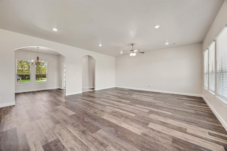 Spacious, unfurnished interior of a new home in , Corsicana (Image 31).