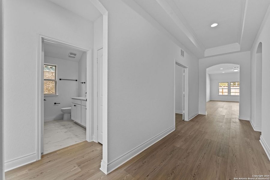 Spacious, unfurnished interior of a new home in Davis Ranch, San Antonio (Image 13). Spacious, unfurnished interior of a new home in Davis Ranch, San Antonio (Image 13).