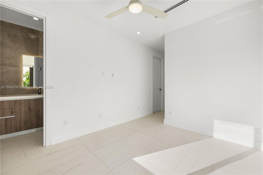 Spacious, unfurnished interior of a new home in , Fort Lauderdale (Image 27). Spacious, unfurnished interior of a new home in , Fort Lauderdale (Image 27).