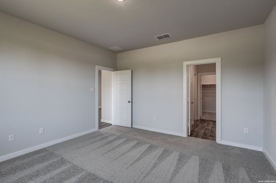 Spacious, unfurnished interior of a new home in Park Place, New Braunfels (Image 17).
