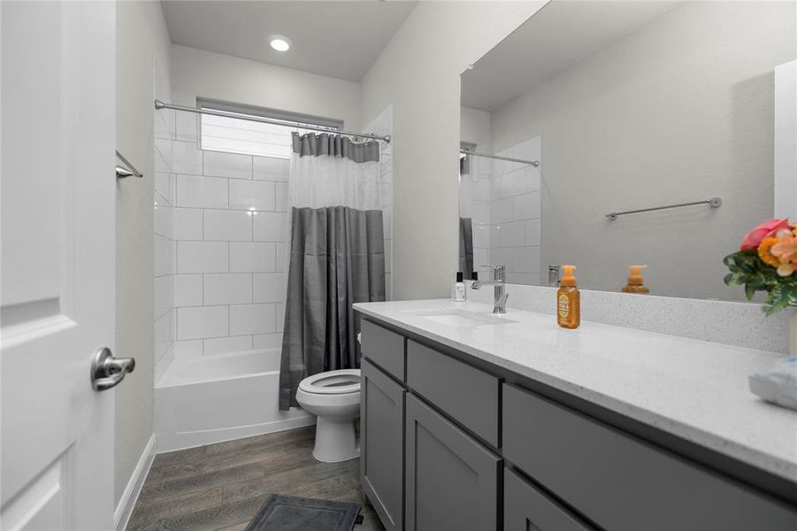 Furnished interior view inside a new home in Trails of Elizabeth Creek, Fort Worth (Image 4).