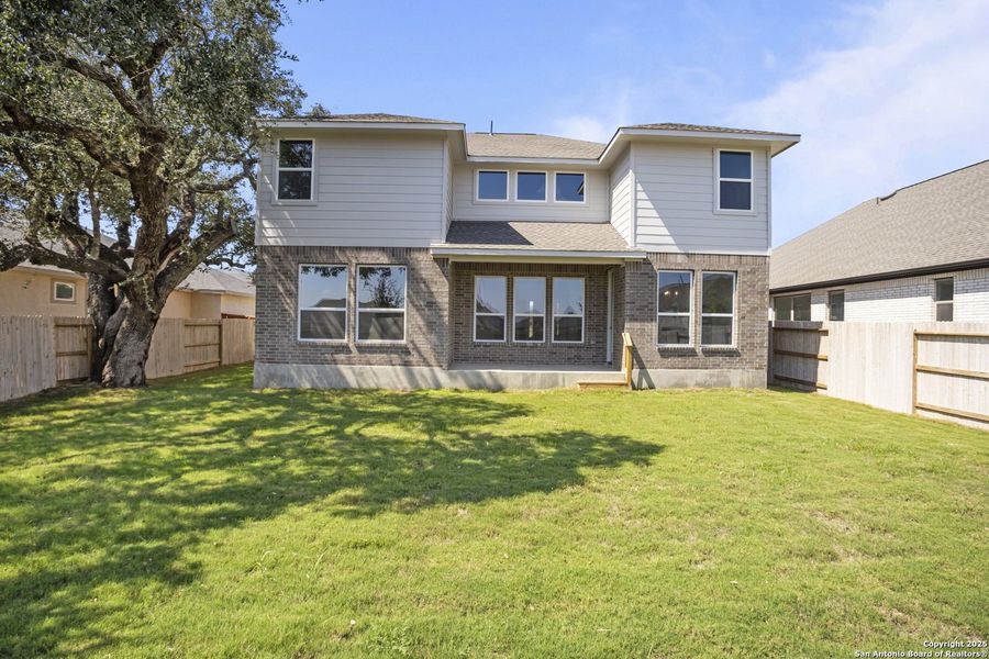 Exterior details and patio area of a home in Stillwater Ranch, San Antonio (Image 3). Exterior details and patio area of a home in Stillwater Ranch, San Antonio (Image 3).